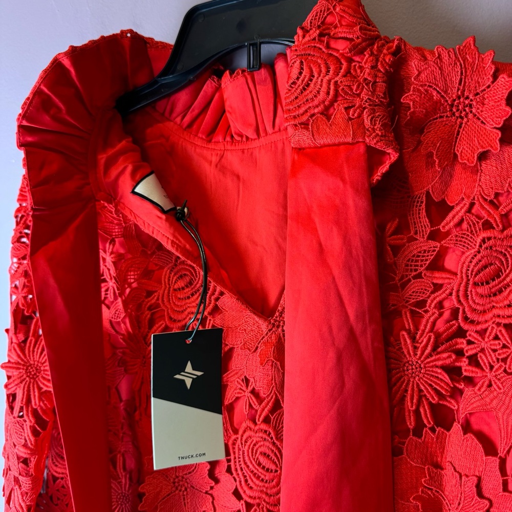 Tuckernuck Red Guipure Lace Faye Blouse XS - Picture 10 of 12